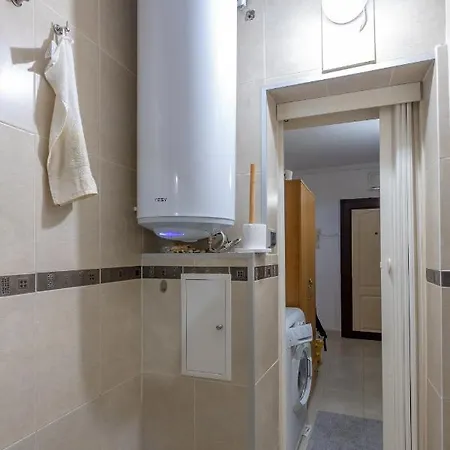 1br Sea Walk Condo, Top Center, Kitchen, Fast Wifi *