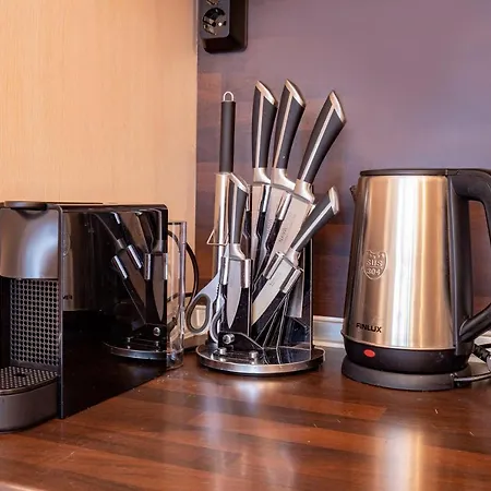 1br Sea Walk Condo, Top Center, Kitchen, Fast Wifi *